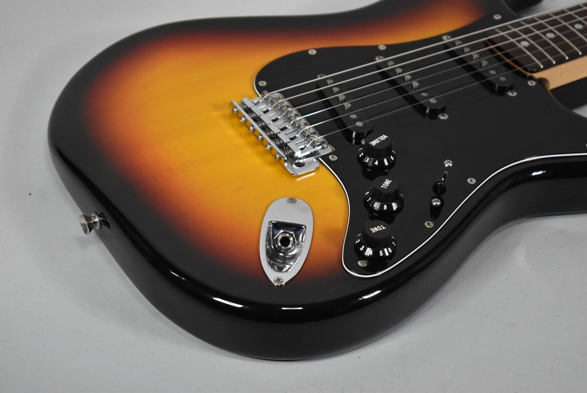 Fender stratocaster ST-72 ジャンク Fender ST-72 CIJ Stratocaster Three Tone Sunburst Finish
