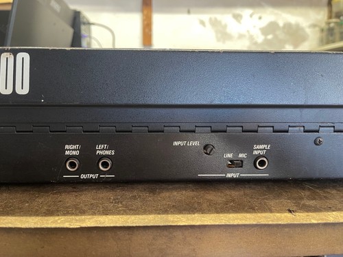 Sequential Circuits Prophet 2000 LINE/MIC INPUT or MIDI OUT/THRU switch - Picture 3 of 6