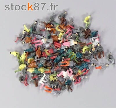 9017# ca. 100 Figuren 1/100 sitzend für HO Wagen - Zug