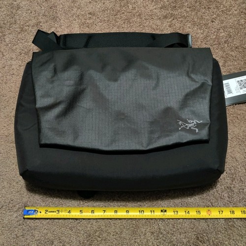 Neu mit Etikett Arcteryx Kurier Messenger schwarz Business Schultertasche FYX 13 brandneu - Bild 16 von 18