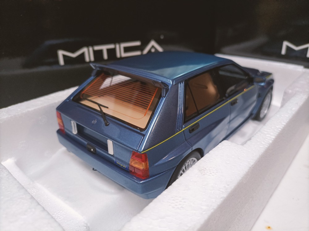 MITICA 1:18 Lancia 4-door hatchback sports car model Lancia Delta Evo II in blue