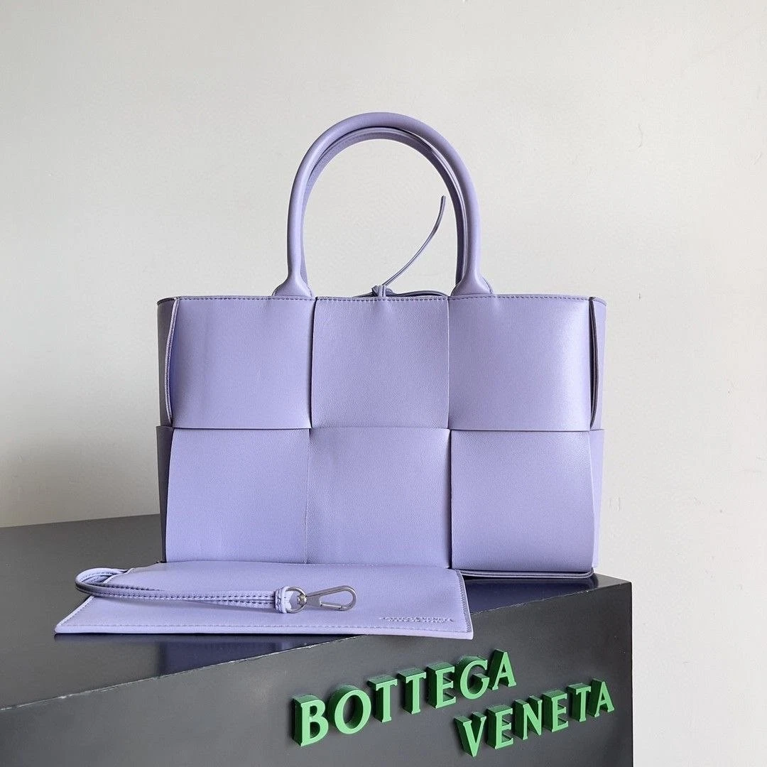 Bottega Veneta Arco Tote Bag Lavender Leather Large Handbag with Zip Pouch
