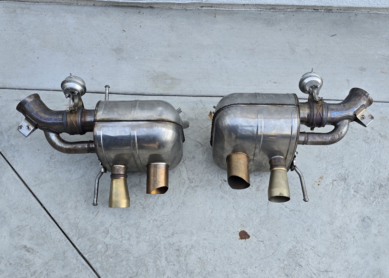 Ferrari 812 Exhaust Muffler 765760 765761 GPF OEM 290883 863204 863203 