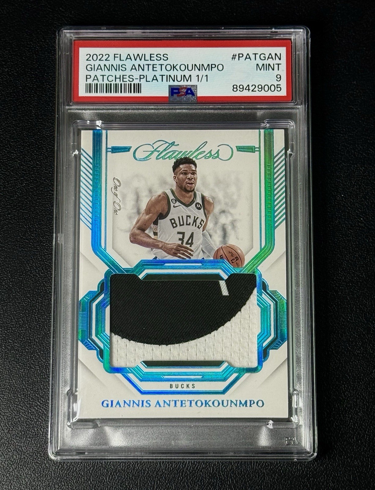 2022 Panini PANINI FLAWLESS PATCHES PLATINUM 1/1 #PATGAN Giannis Antetokounmpo front