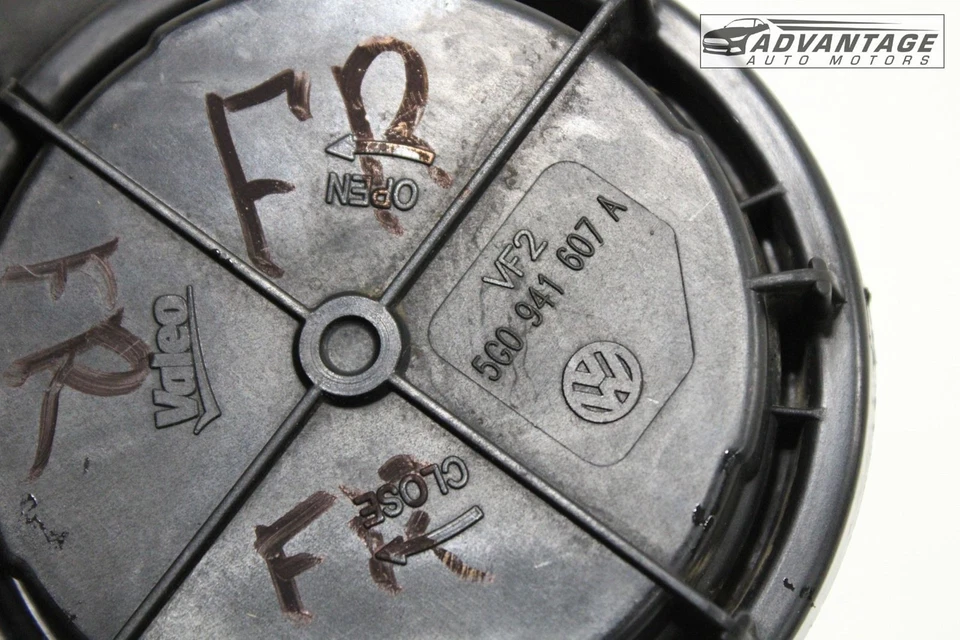 AUDI A3 8V 2017-2020 FARO LATERAL DERECHO LÁMPARA BOMBILLA TRASERA TAPA OEM Foto 3 de 4