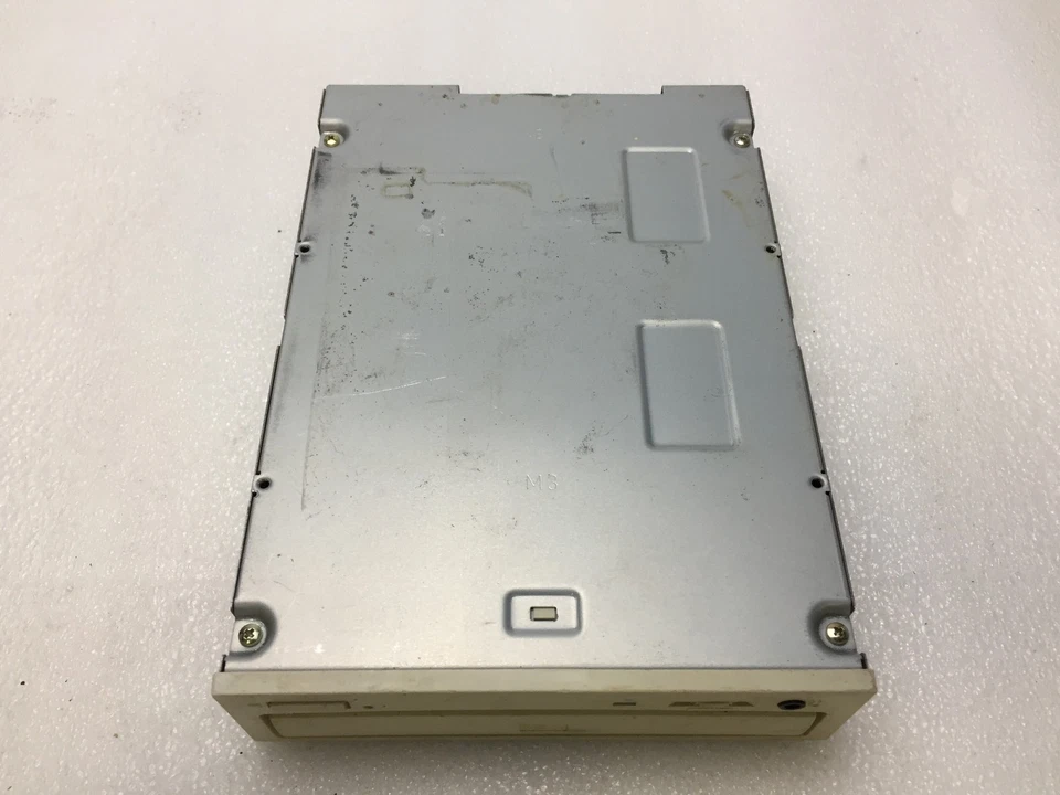 Vintage Sony CDU77E CD-ROM Drive Unit 5.25" IDE Optical Drive - Image 4 of 4