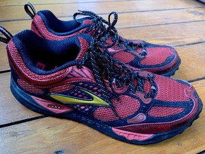 brooks cascadia 9 gold
