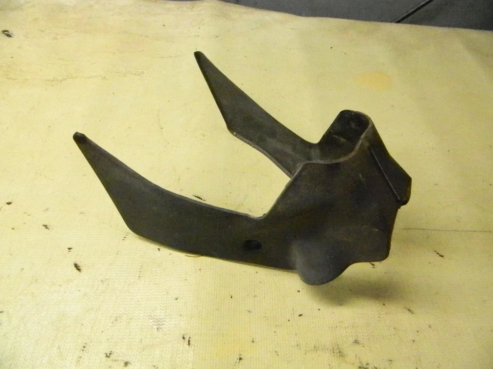 83 Kawasaki KZ550 F KZ 550 Spectre marco superior cubierta de plástico cubierta Foto 2 de 2