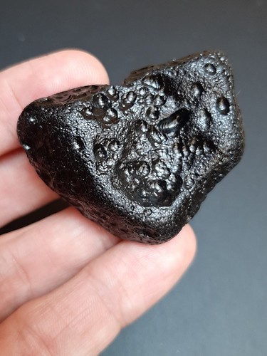 ! Raro Tektite - Billitonite - 39,83 g / 4,8 cm - raro vetro per impatto meteorite - Foto 7 di 12