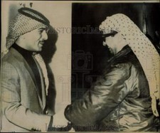 1970 Press Photo King Hussein & Yasir Arafat Agree to Ceasefire in Jordan