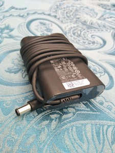 Dell Laptop Netzteil LA65NM130 65W Slim Design DP/N 0JNKWD