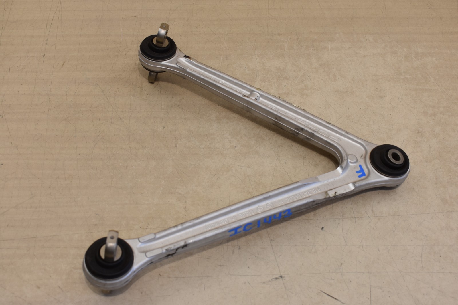 2015 PORSCHE 918 SPYDER FRONT SUSPENSION UPPER CONTROL ARM GENUINE  91834115100