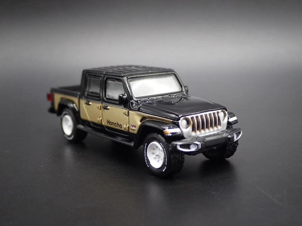 2020 Jeep Gladiatore Pick-Up Camion Honcho J10 Omaggio 1:64 Scala Modellino Car - Immagine 4 di 4