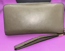 ITS LIFE Olive Green Ladies Large Luxury Wallet Clutch Wristlet EUC (0458)