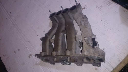 Opel Astra F CC 1.6 GL (3) Ansaugbrücke Ansaugkrümmer 90528260 Krümmer