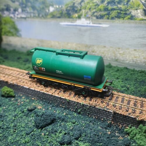 Hornby 00 gauge TTA BP oil tanker with Hazchem markings Used - Bild 3 von 6