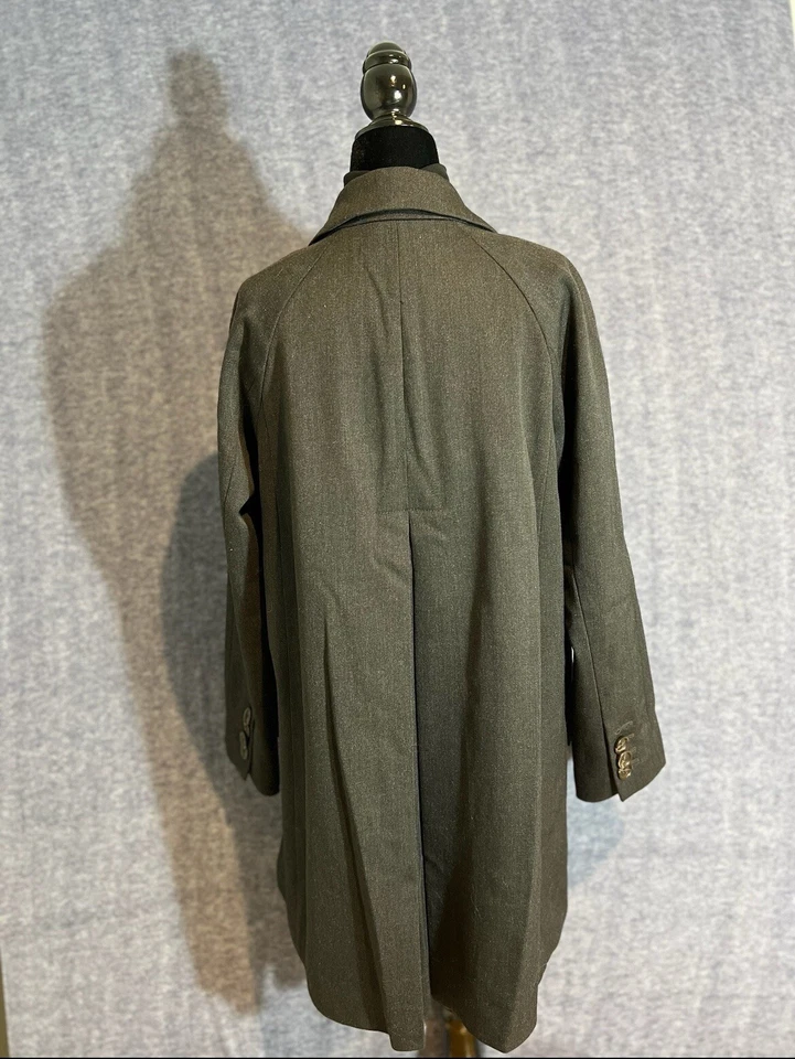 ¡Hermoso abrigo Club Monaco! Foto 3 de 4