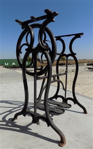 Treadle Sewing Machine, Cast Iron Base, Industrial Wheeler Wilson Steampunk QI,