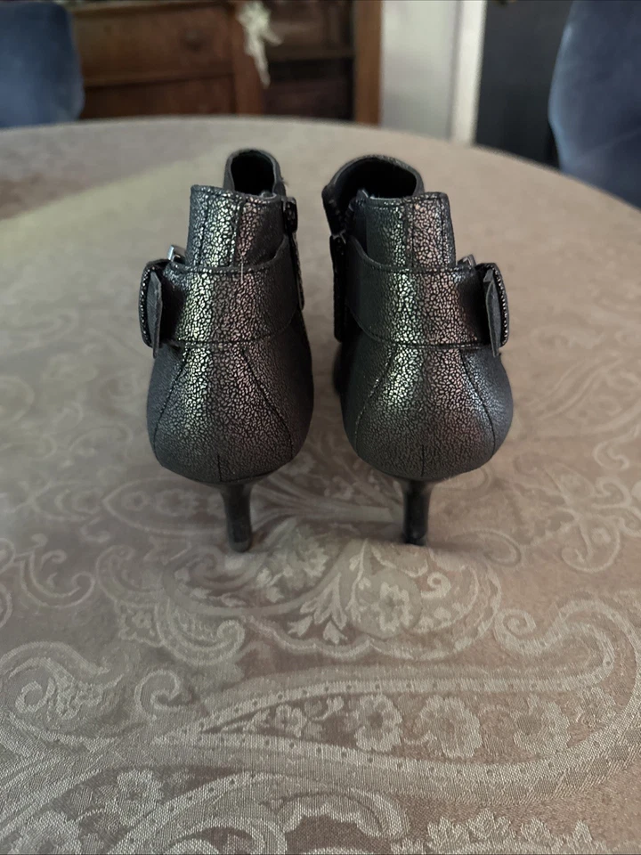 Botines de bronce para mujer Donald J. Pliner, talla 7,5 M Foto 3 de 4