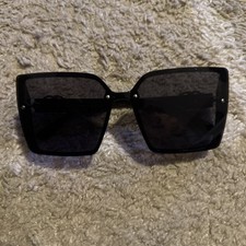 New Gucci Women's Sunglasses Black Plastic Oversized Full Rim Frame Square