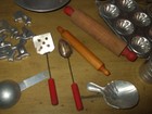 31 pcs  Vintage Metal / Aluminum Childs Toy Dishes Bakeware Rolling Pins +++ — photo 2