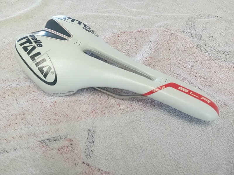 Selle Italia SLR Saddle, White with Red. Light Weight. 270mm x 135mm