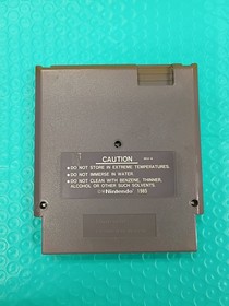 Cartucho de juego Solar Jetman: Hunt For The Golden Warpship (1990, NES) funcionando