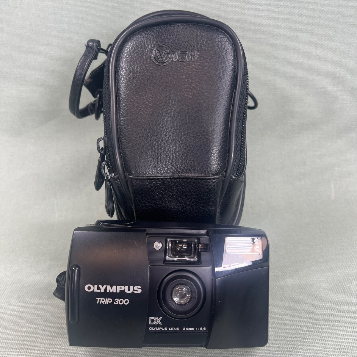 Olympus Trip 300 Camera DX Lens 34mm 1:5,6 Point & Shoot Film W