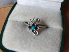 Vintage Jewelery metal size 8 Ring Signet blue stone 