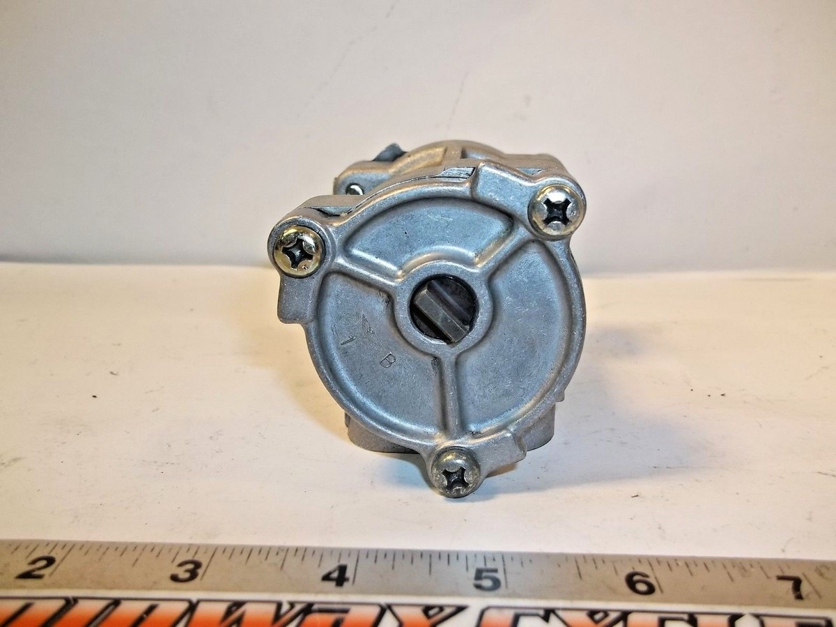 84 KAWASAKI ZX900 NINJA ENGINE MOTOR OIL PUMP 16082-1060 ZX 900A1