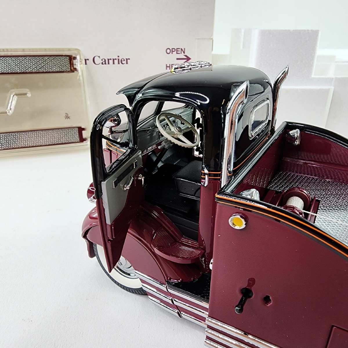 Danbury Mint 1930's Custom Car Carrier Diecast 1:24 Scale In