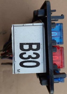 Hyundai Galloper Relay Box Fuses HR802262 B 30