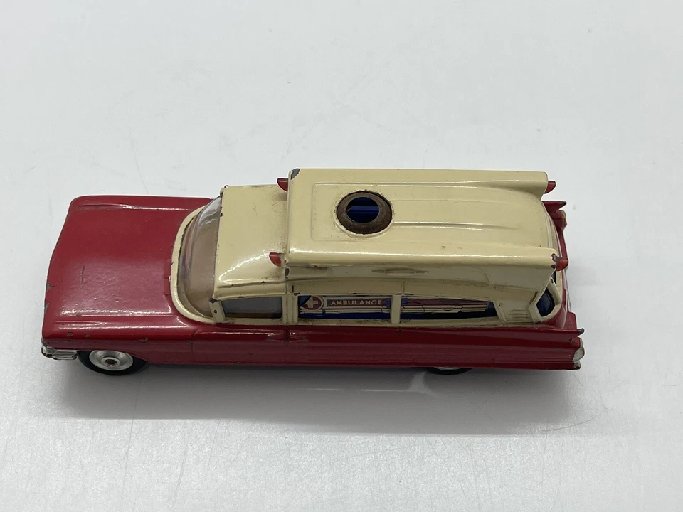 Lot of 2 Corgi Major Toys 1142 Holmes Wrecker & 437 Cadillac Superior Ambulance - Image 4 of 4