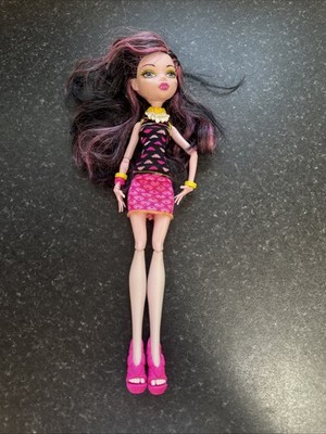 Monster High Creepateria Draculaura 2008 Puppe fast vollständig
