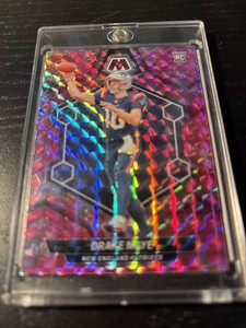 2024 Panini Mosaic - Rookies Drake Maye #303 Camo Pink Mosaic Prizm (RC)