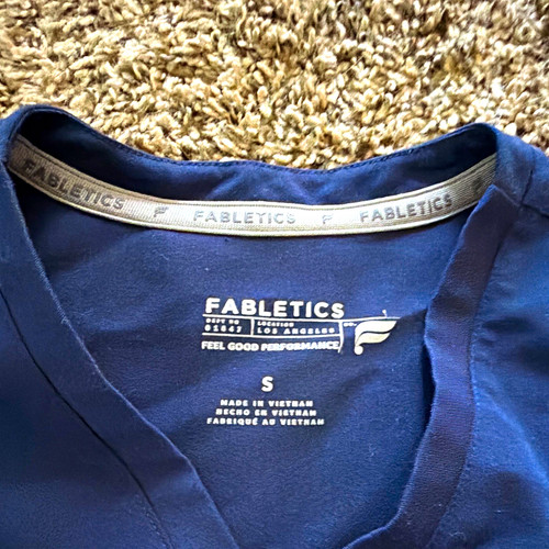 Fabletics Women’s Navy Solid Medical Scrub Top Size S Polyester MPN 30847