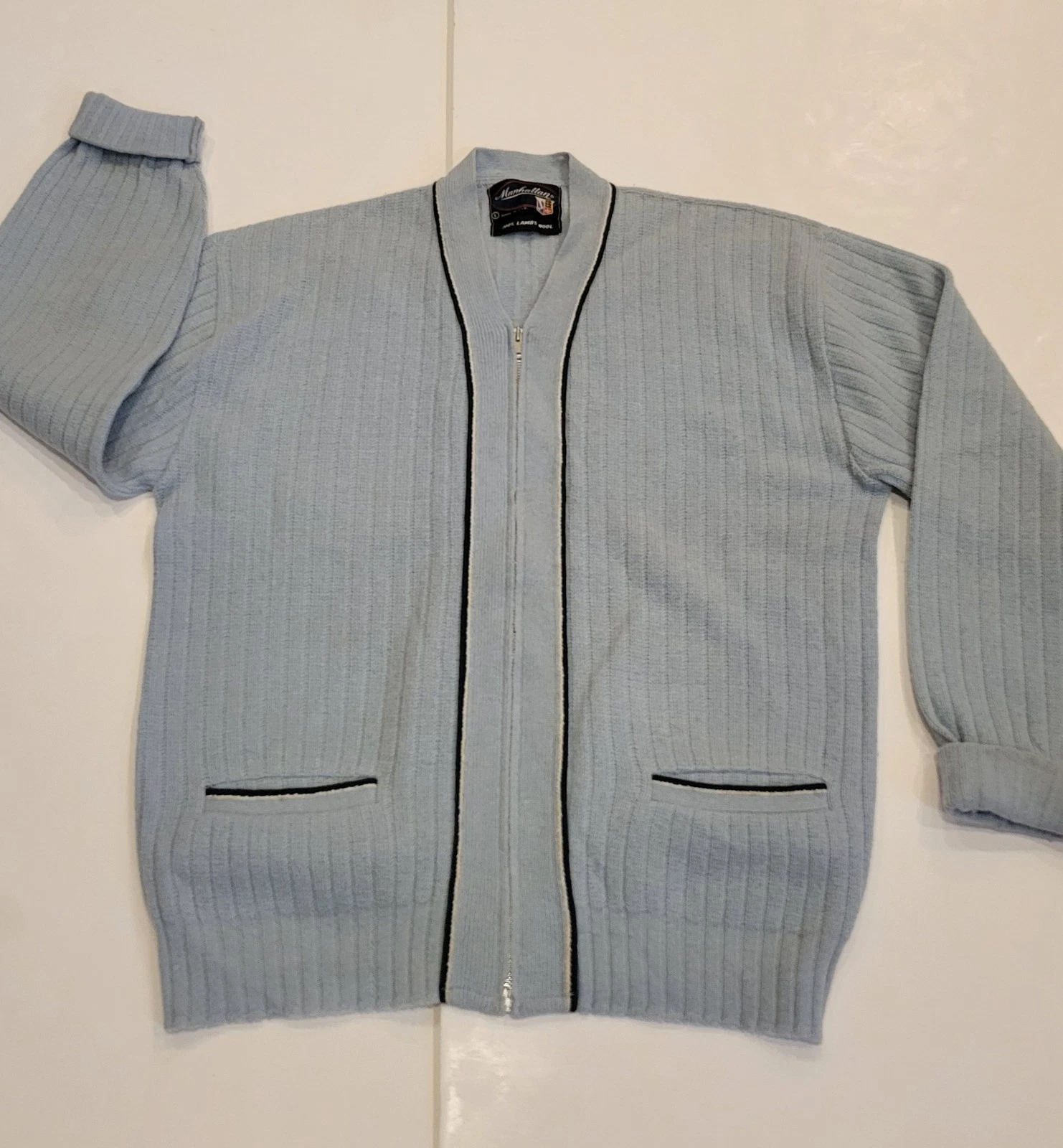 Vintage Manhattan Zip Cardigan Blue 100% Lambs Wool Preppy 60s Old School Large
Opens in a new windo