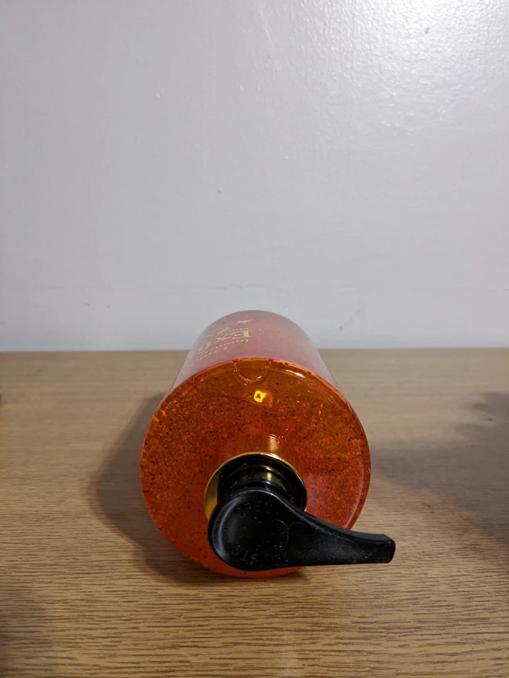 Golden Glow Intensive Whitening Exfoliating Shower Gel 1000ml 1 Pc - Image 4 of 4