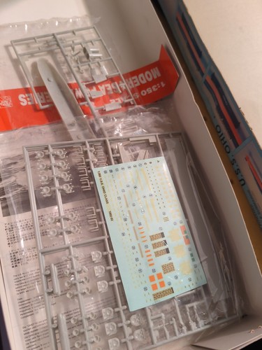 Brand New DML 1:350 Scale Modern Sea Power Series U.S.S. OHIO Model kit #1002 - Picture 14 of 21