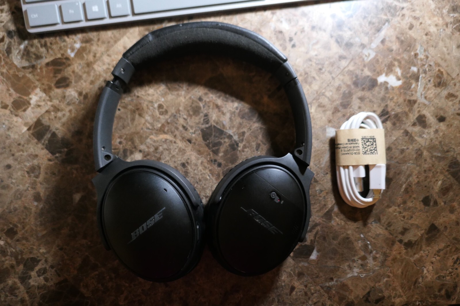 Bose QuietComfort 35 QC35 Over-Ear Noise Cancelling Headphones Black NEW EARPADS-image