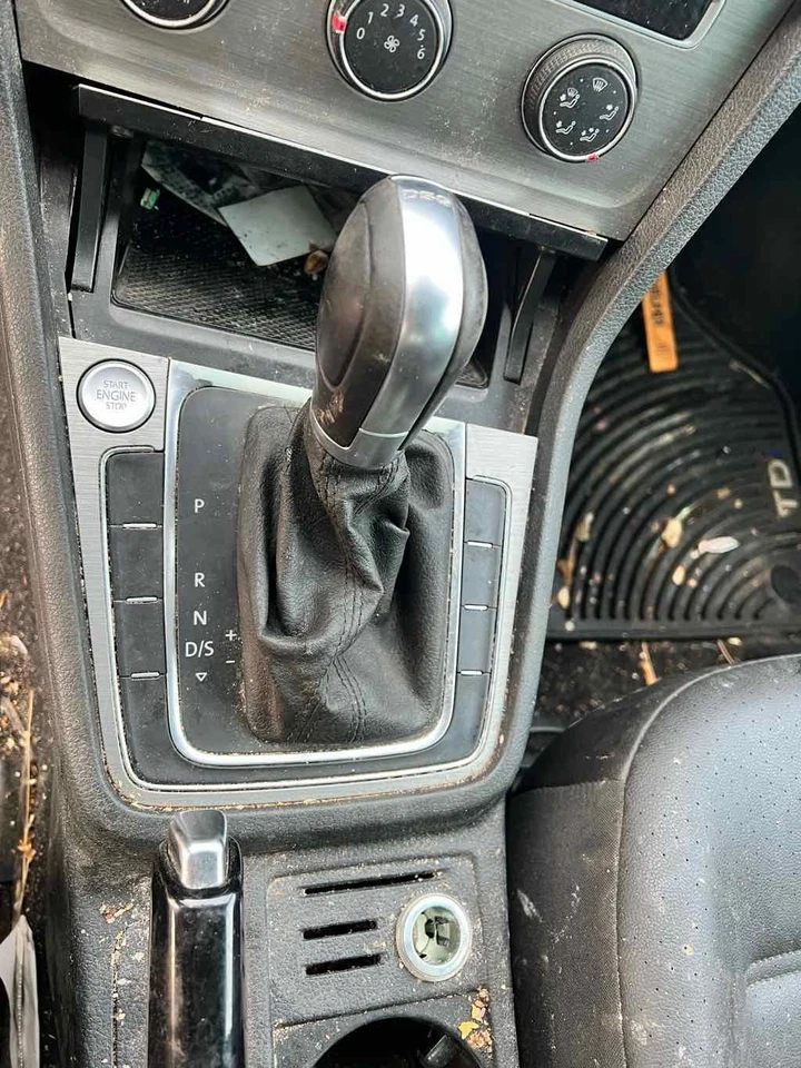 Parasol derecho usado se adapta a: Volkswagen Golf Htbk 2015 iluminado R. grado derecho Foto 3 de 4