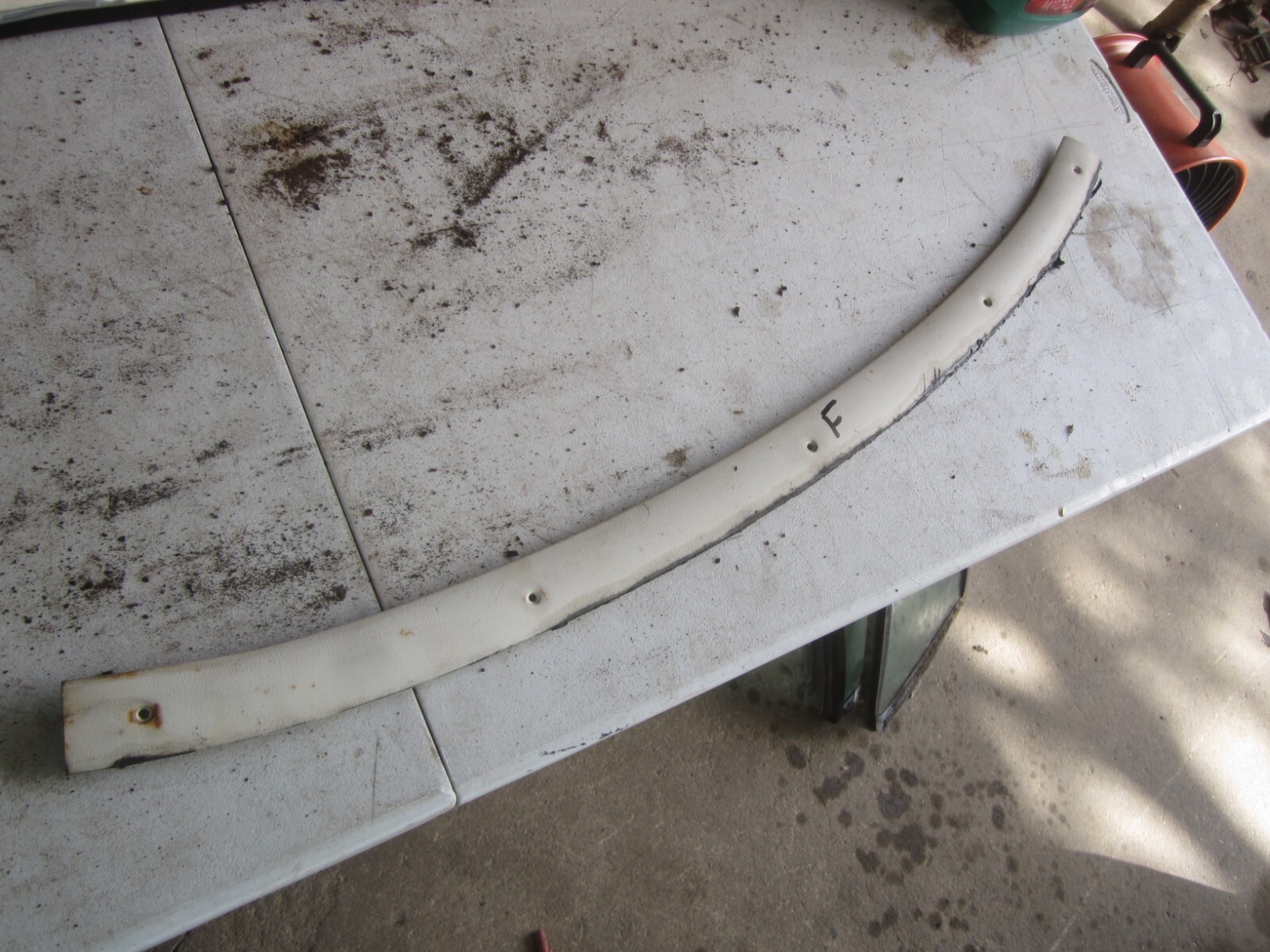 75 76 77 78 MUSTANG II 2 INTERIOR HEADLINER TRIM AT WINDSHIELD OEM
