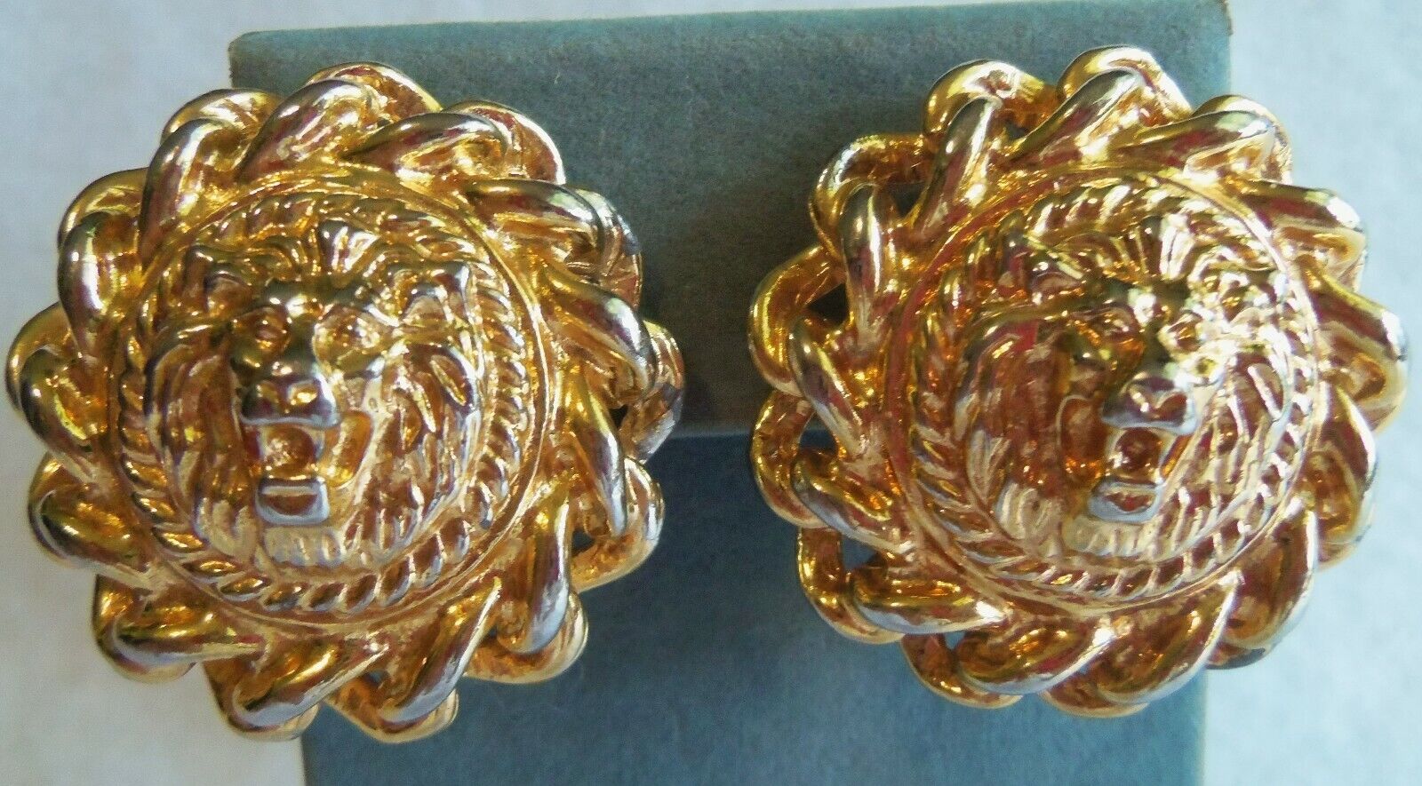 Vintage  Large Gold plated Lion clip back earring… - image 4