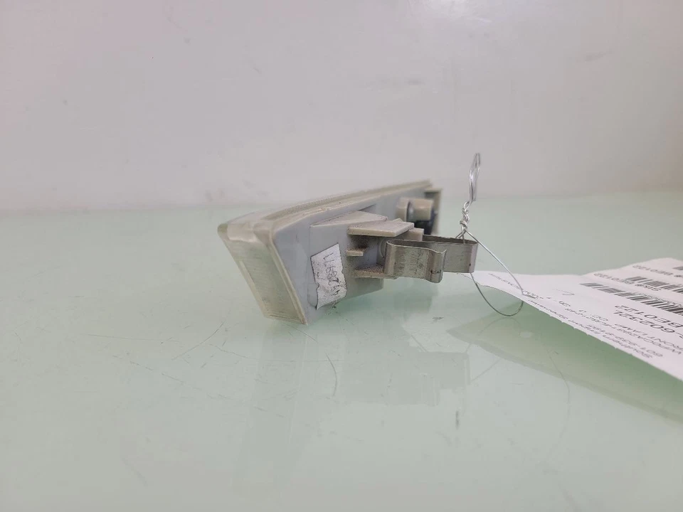 Driver Corner/Park Light Side Marker Fits 97-04 PORSCHE BOXSTER 585831 - Image 4 of 4