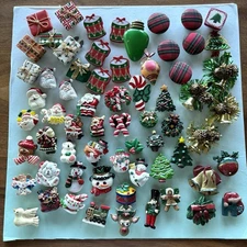 Christmas Button Covers Lot Pins Beads Drink Charms