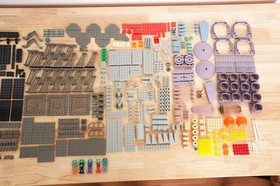 LEGO LIFE ON MARS 7317 Aero Tube Hangar - 100% complete w/ box and manual