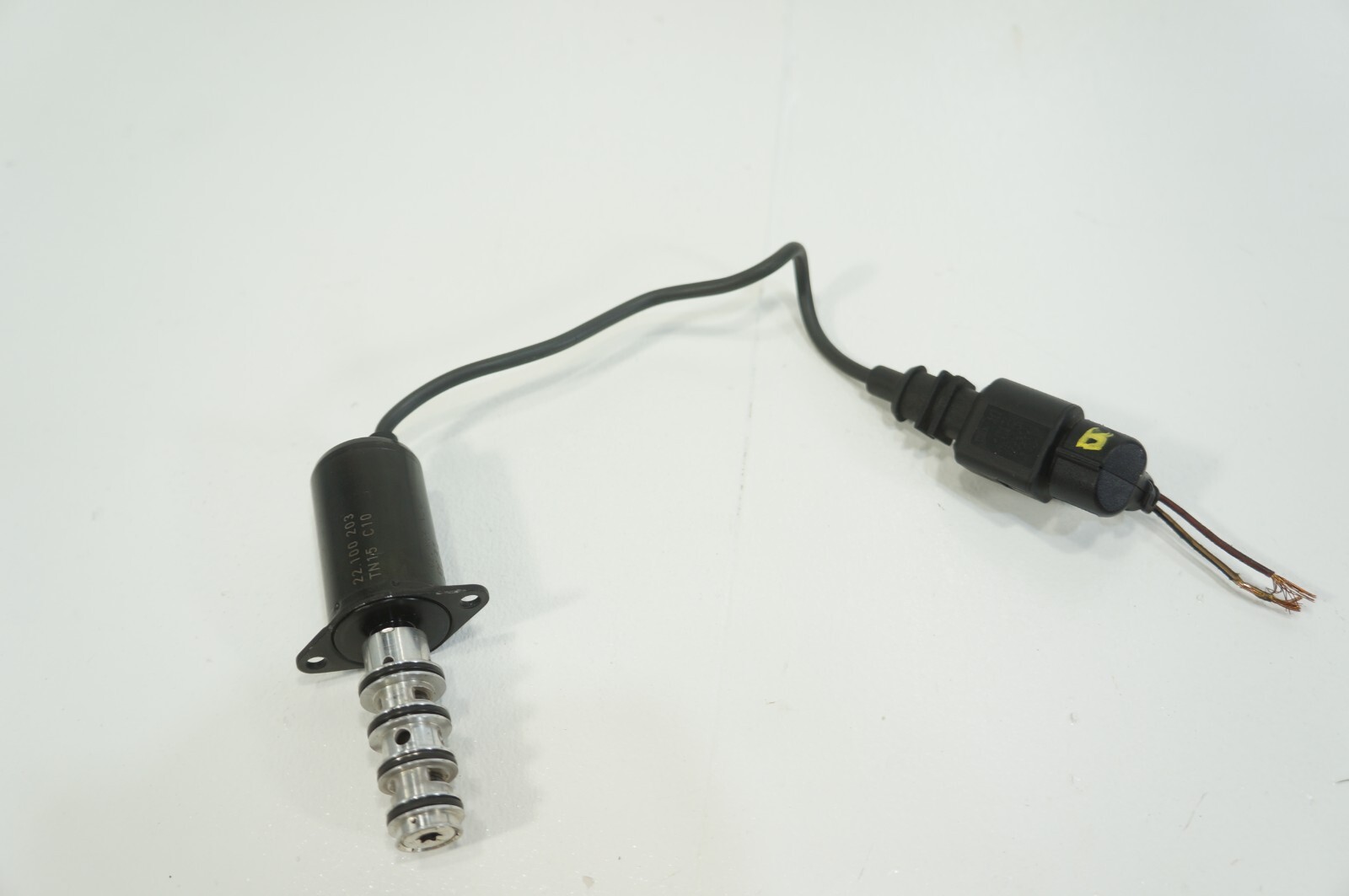03-2012 Bentley Continental Flying Spur GT GTC W12 6.0l Vanos Solenoid Valve