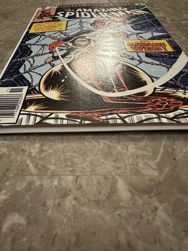 Quiosco Amazing Spider-Man #210 en estado bastante bueno - 7,5 (1980 Marvel Comics) - 1st Madame Web - Imagen 15 de 24