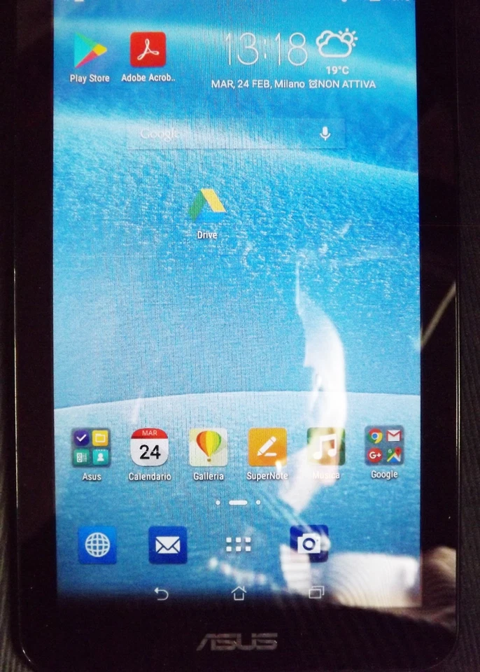 Tablet 7" Asus K01A MeMO Pad 7 di colore bianco da Usato caricatore in vintage - Immagine 4 di 4