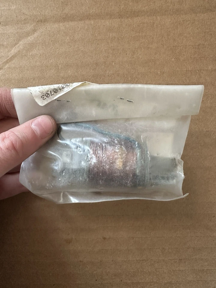 Fonte de bobina de iluminação genuína NOS Yamaha DT1 DT2 DT3 RT1 RT2 RT3 214-81312-21 - Imagem 3 de 3